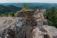 Ruine du château de Wegelnburg. : Château,Wegelnburg