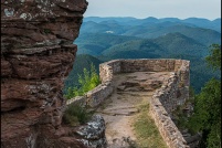 Ruine du château de Wegelnburg. : Château,Wegelnburg