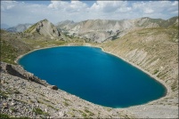 05600-Ceillac.  Lac Sainte-Anne, altitude 2415m. : 05-ceillac,Lac,Sainte-Anne,chapelle