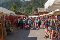 Ceillac.  Jour de marché. : 05,Ceillac,Place,marché
