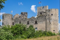 05130 - Tallard.  Le château. : 05,tallard,village,château,église