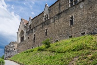 05130 - Tallard.  Le château. : 05,tallard,village,château,église