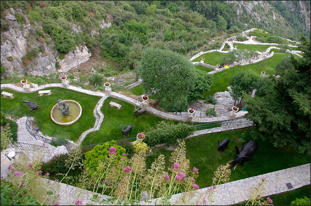 06360-Eze. 