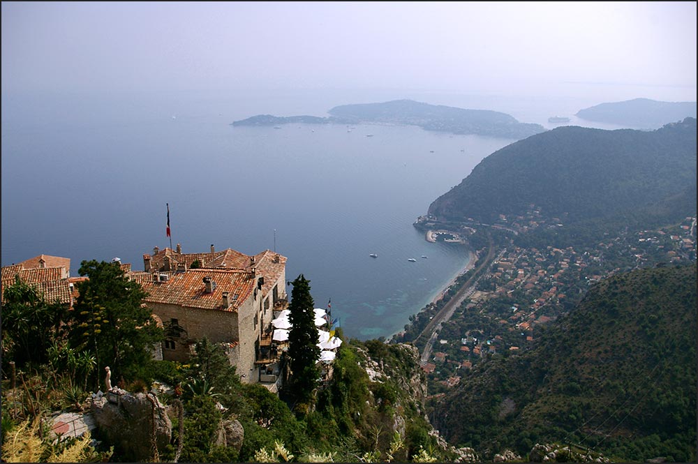 06360-Eze. 
