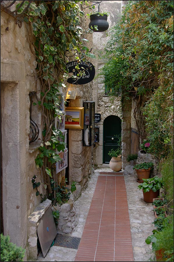 06360-Eze. 