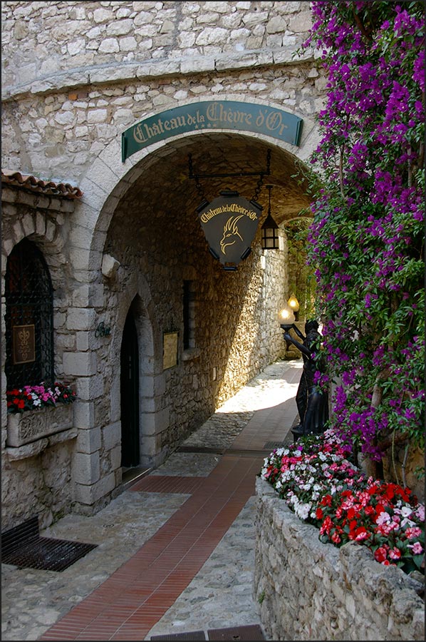 06360-Eze. 