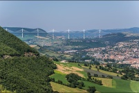12100-Millau.  La ville et le viaduc vus du belvédère. : 12,Viaduc,Millau,belvédère