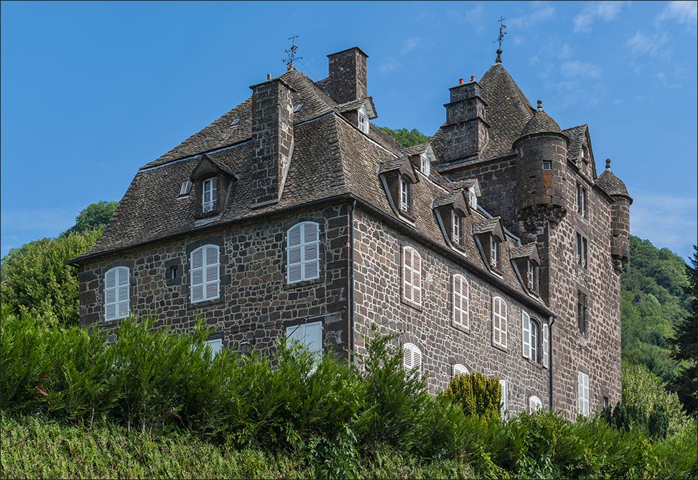 15-Cantal. 