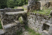 46-Moulins en ruine de la vallée de l'Alzou.