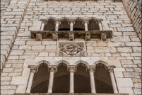 46-Rocamadour.  La place des Senhals. : 46,Rocamadour,Place,senhal,caretta