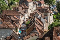 46-Rocamadour.  La rue principale photographiée depuis le point de vue panoramique. : 46,Rocamadour,rue,point,vue