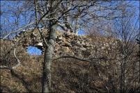 68230 - Soultzbach-les-Bains.  Ruine du château de Haneck. Il ne reste que quelques vestiges inaccessibles.