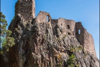 68150 - Ribeauvillé.  Ruine du château du Girsberg. : 68,Ribeauvillé,château,Guirsberg