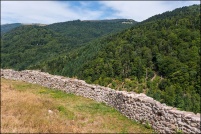 68820 - Kruth-Wildenstein.  Château de Kruth - Wildenstein. Il ne reste que quelques vestiges. : Château,alsace,kruth,68,haut-rhin,vestiges,ruine