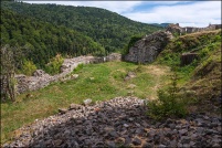 68820 - Kruth-Wildenstein.  Château de Kruth - Wildenstein. Il ne reste que quelques vestiges. : Château,alsace,kruth,68,haut-rhin,vestiges,ruine