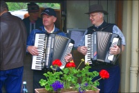 68230 Wasserbourg.  Les costumes traditionnels et le folklore sont de sortie. : 68,Wasserbourg,ferme,auberge,Buchwald,transhumance