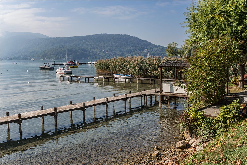 74000-Annecy. 