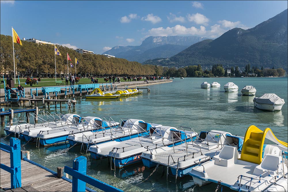 74000-Annecy. 