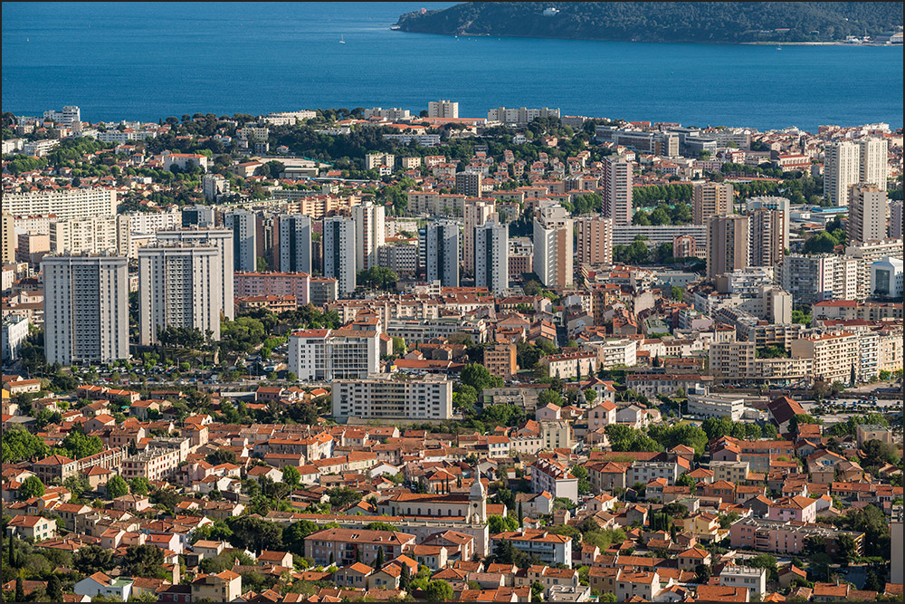 83000-Toulon. 