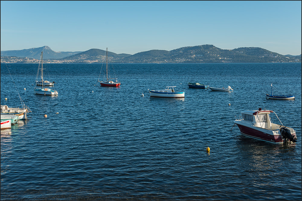 83400-Hyères.  