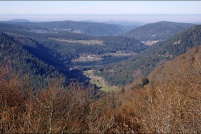 88400-Xonrupt-Longemer.  88-La vallée des lacs vue de la route des crêtes.