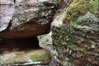 88600-Beauménil.  Roche proche de la grotte de l'Ermite. : roche,Beauménil-88600