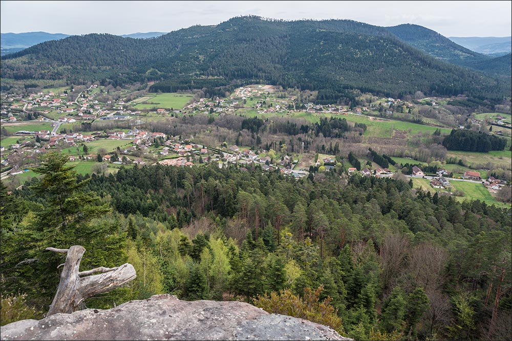 La roche du pic-vert. Point de vue sur La Bolle et Saint-Dié.