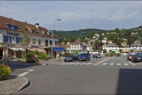88400-Gérardmer.  La rue François Mitterrand, au fond la place des déportés. : 88,Gérardmer,rue,françois,Mitterrand