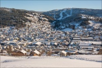 88400-Gérardmer.  La ville vue depuis le chemin des Genièvres. Voir aussi dans le dossier Panoramas. : 88,Gérardmer,hiver